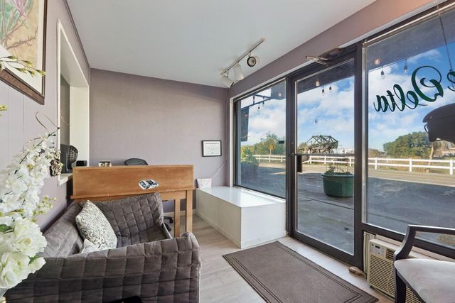 14144 Market St, Walnut Grove, CA 95690