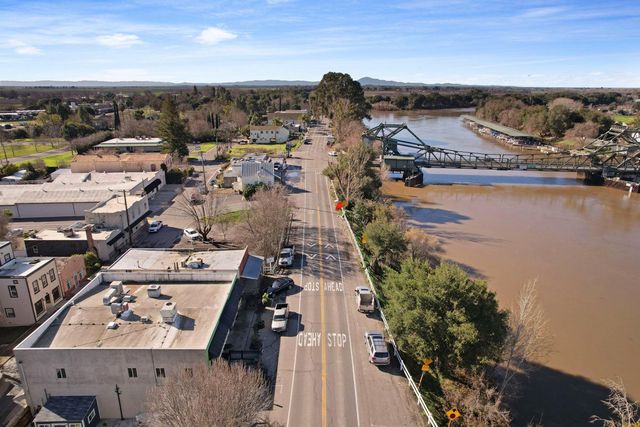 14144 Market St, Walnut Grove, CA 95690