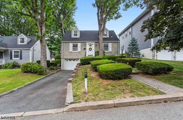 45 Cleveland Ave, Hasbrouck Heights Boro, NJ 07604