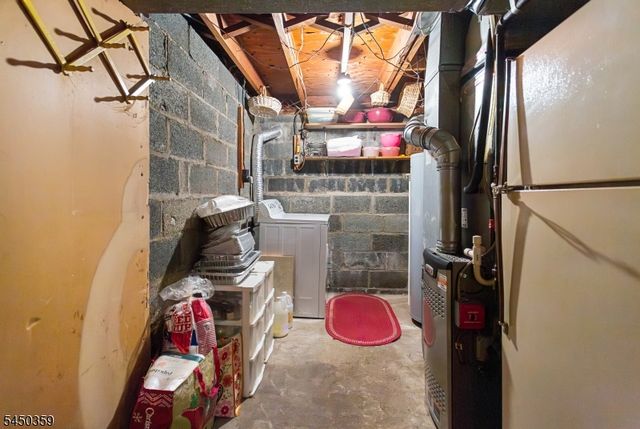 45 Cleveland Ave, Hasbrouck Heights Boro, NJ 07604