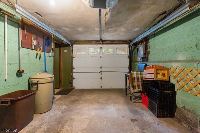 45 Cleveland Ave, Hasbrouck Heights Boro, NJ 07604
