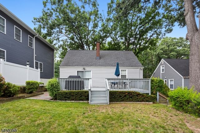 45 Cleveland Ave, Hasbrouck Heights Boro, NJ 07604