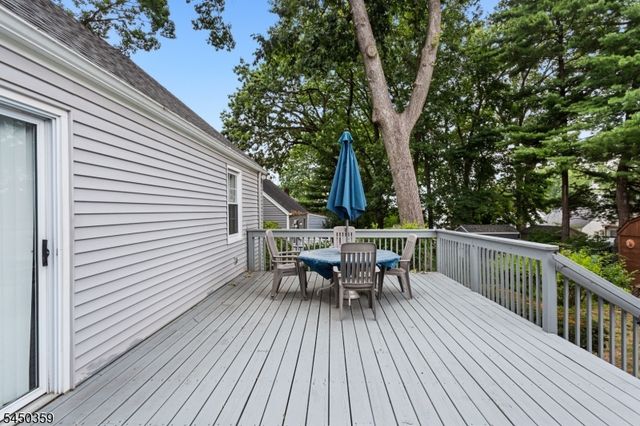 45 Cleveland Ave, Hasbrouck Heights Boro, NJ 07604