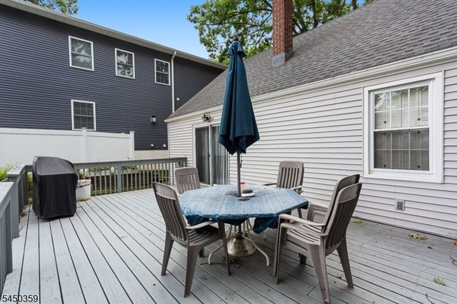 45 Cleveland Ave, Hasbrouck Heights Boro, NJ 07604