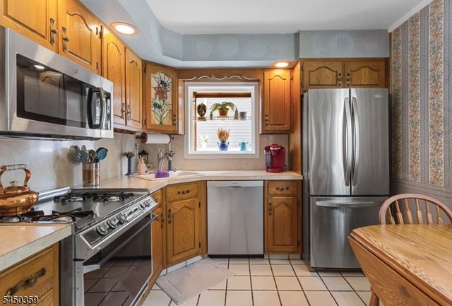 45 Cleveland Ave, Hasbrouck Heights Boro, NJ 07604