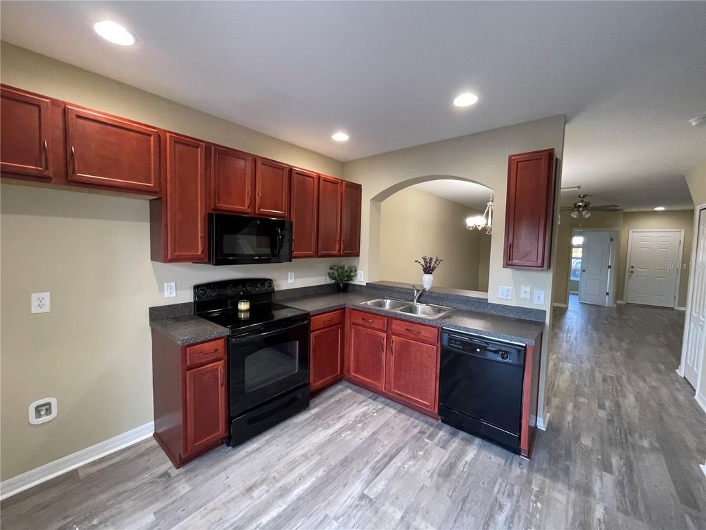 Image 4 of property listing at 15733 STABLE RUN DRIVE, Spring Hill, FL 34610