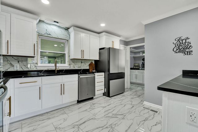 7011 Leslie Dell Lane, Chattanooga, TN 37421