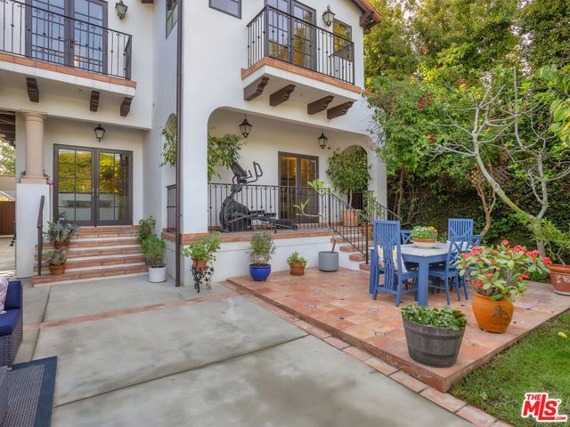 2026 Greenfield Avenue, Los Angeles, CA 90025