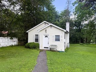 42 Eagle Street, Monroe, NY 10950