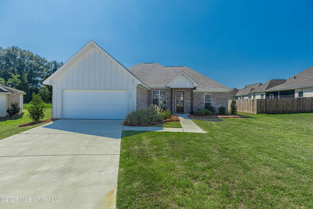 203 Silver Maple Place, Canton, MS 39046
