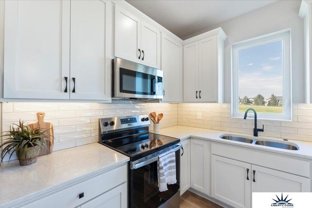 4310 S 212th Street, Elkhorn, NE 68022