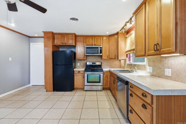 7311 W markham Street, Little Rock, AR 72205