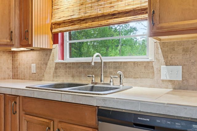 7311 W markham Street, Little Rock, AR 72205