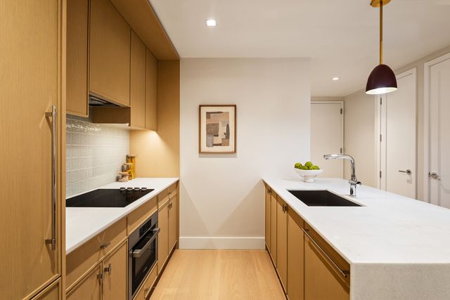 2401 Queens Plz N # 206, New York City, NY 11101