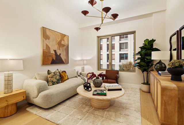 2401 Queens Plz N # 206, New York City, NY 11101