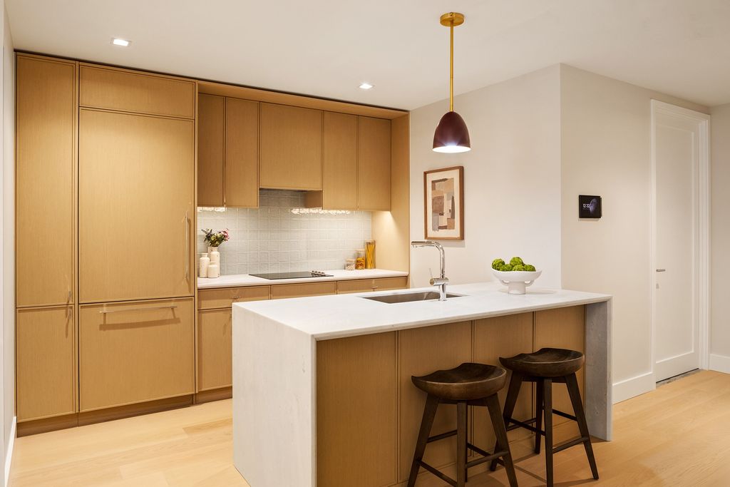 2401 Queens Plz N # 206, New York City, NY 11101