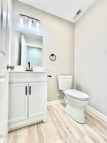 306 Dillrose Drive, Northwood, OH 43619