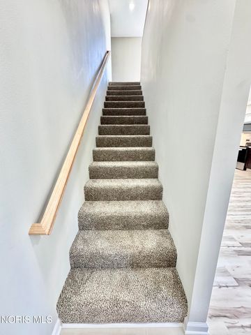 306 Dillrose Drive, Northwood, OH 43619