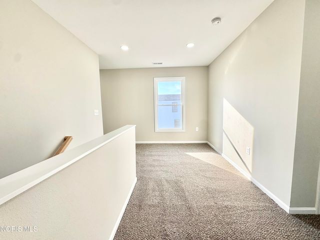 306 Dillrose Drive, Northwood, OH 43619