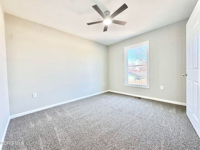 306 Dillrose Drive, Northwood, OH 43619