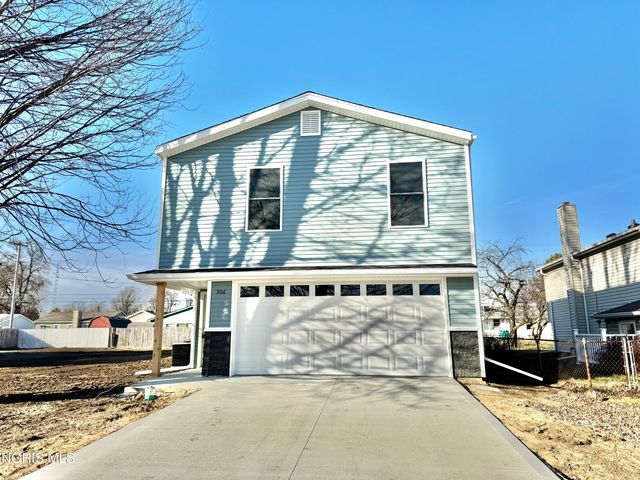 306 Dillrose Drive, Northwood, OH 43619