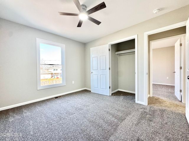 306 Dillrose Drive, Northwood, OH 43619