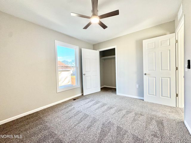 306 Dillrose Drive, Northwood, OH 43619