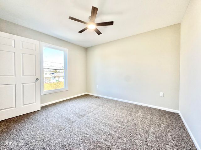 306 Dillrose Drive, Northwood, OH 43619