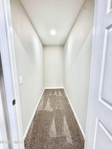 306 Dillrose Drive, Northwood, OH 43619