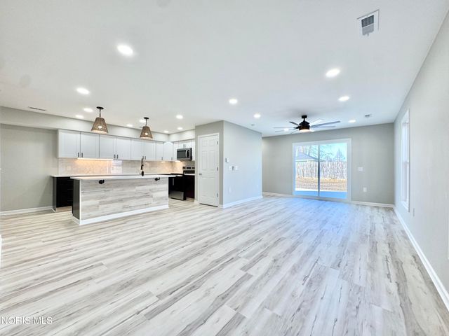 306 Dillrose Drive, Northwood, OH 43619