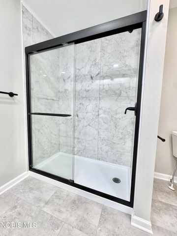 306 Dillrose Drive, Northwood, OH 43619