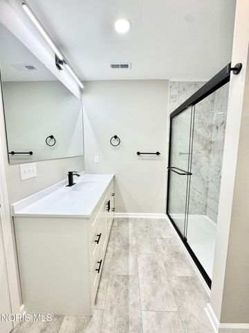 306 Dillrose Drive, Northwood, OH 43619