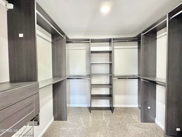 306 Dillrose Drive, Northwood, OH 43619