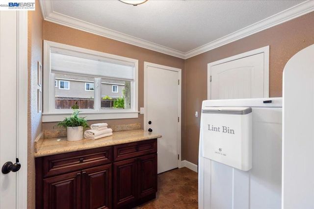 1766 Risdon Rd, Concord, CA 94518