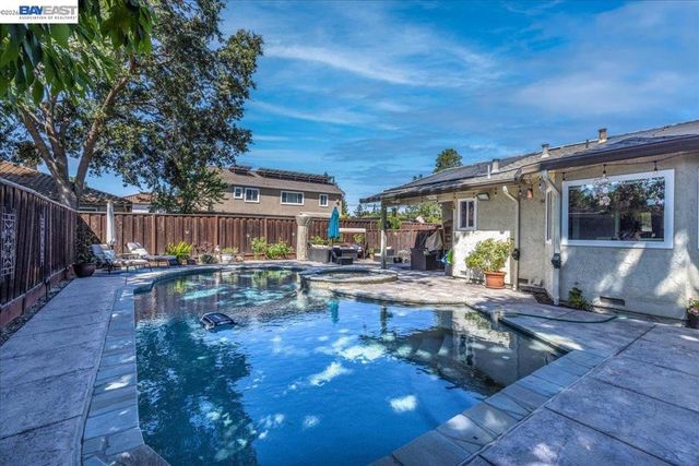 1766 Risdon Rd, Concord, CA 94518