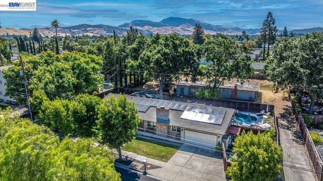 1766 Risdon Rd, Concord, CA 94518