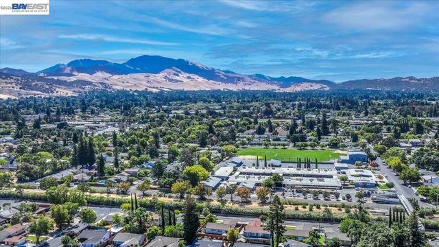 1766 Risdon Rd, Concord, CA 94518