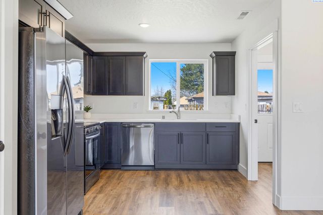 407 Rossell, Richland, WA 99352