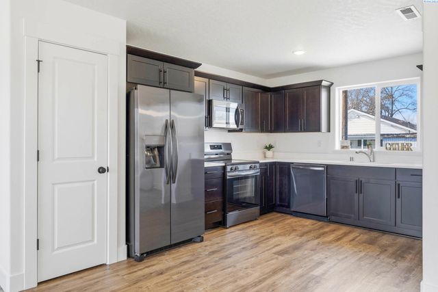 407 Rossell, Richland, WA 99352