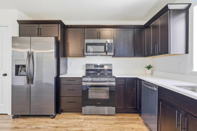 407 Rossell, Richland, WA 99352