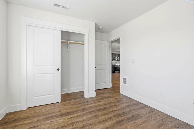 407 Rossell, Richland, WA 99352