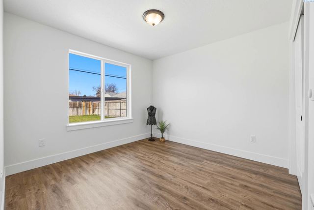 407 Rossell, Richland, WA 99352