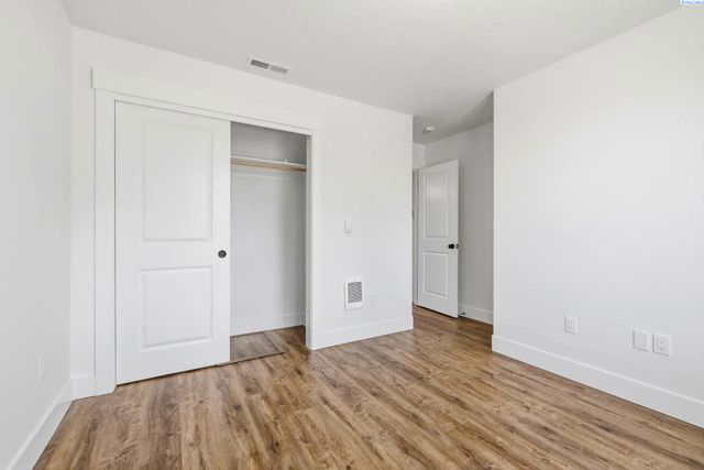 407 Rossell, Richland, WA 99352