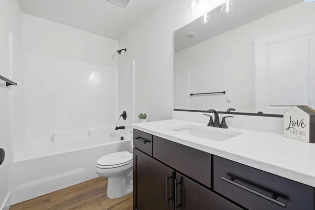 407 Rossell, Richland, WA 99352