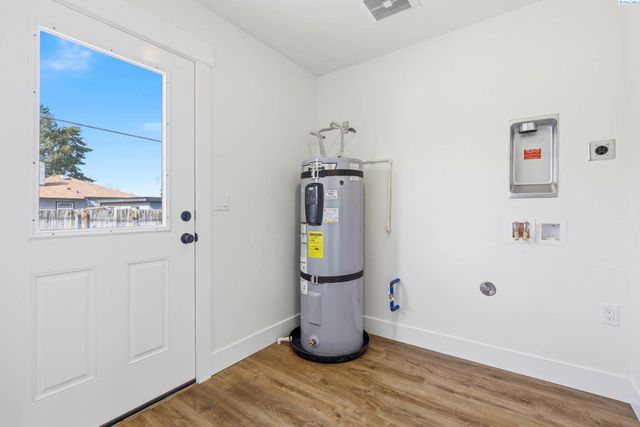 407 Rossell, Richland, WA 99352