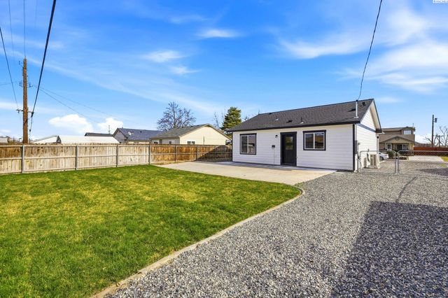 407 Rossell, Richland, WA 99352