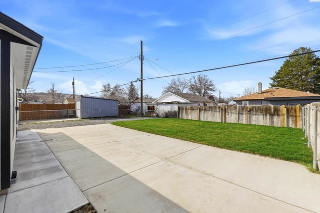 407 Rossell, Richland, WA 99352