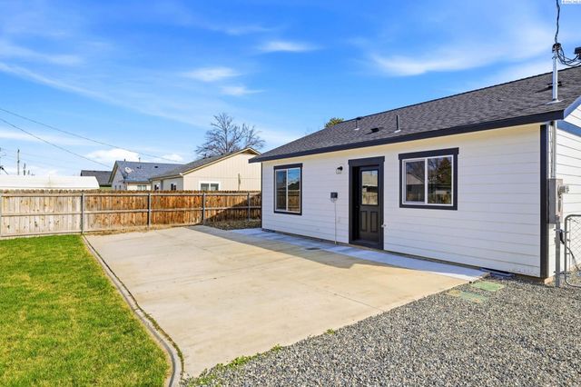 407 Rossell, Richland, WA 99352