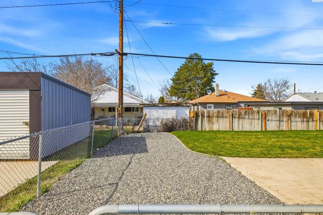 407 Rossell, Richland, WA 99352