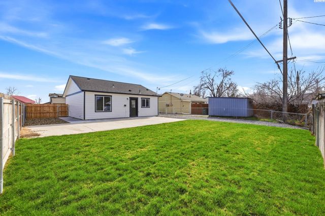 407 Rossell, Richland, WA 99352